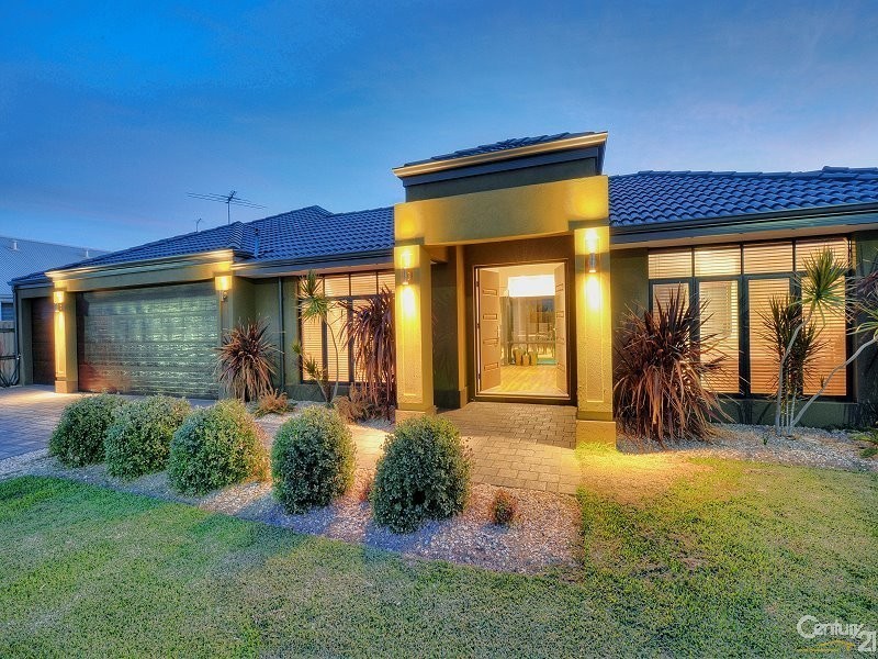 7 Beaufortia Turn, Halls Head WA 6210