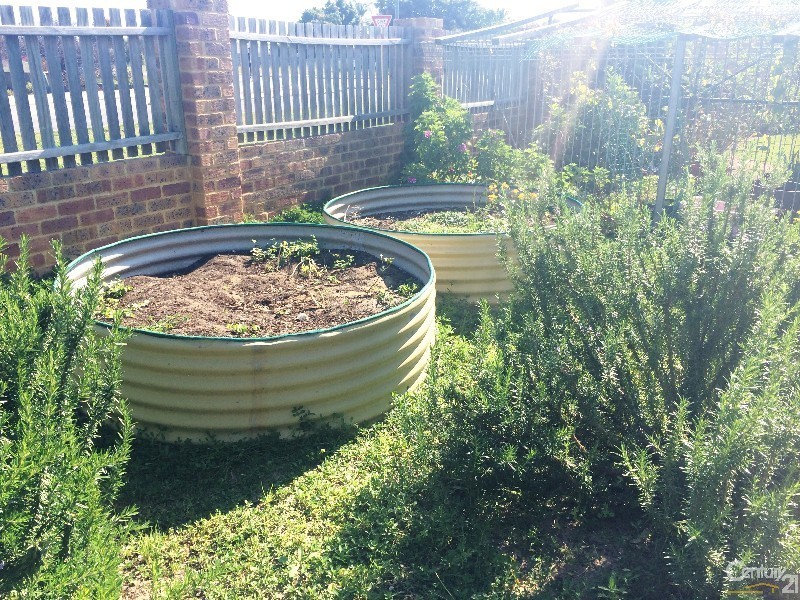 15 Dadger Street, Dudley Park WA 6210