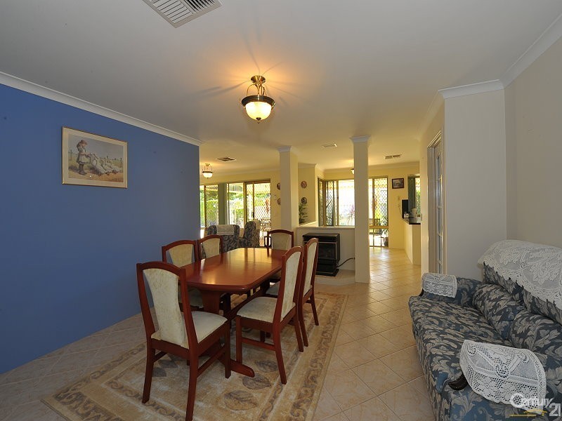 105 Leslie Street, Dudley Park WA 6210