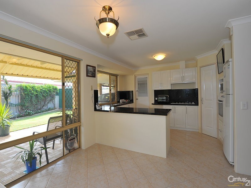 105 Leslie Street, Dudley Park WA 6210