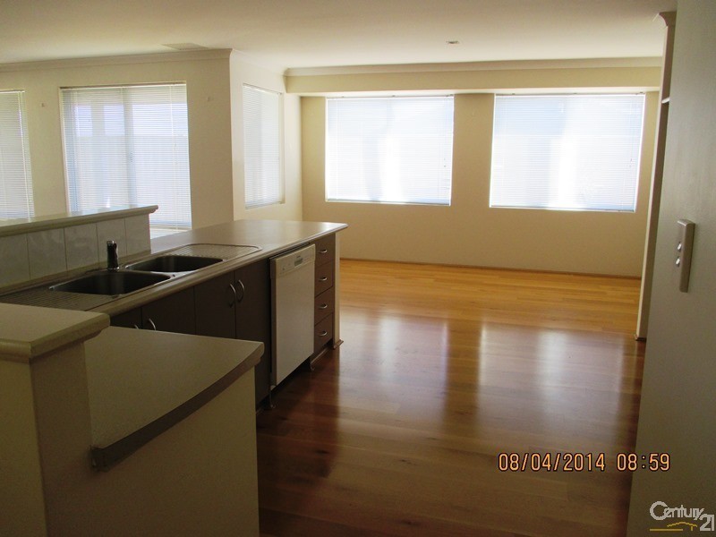 18 Kerkeri Heights, Lakelands WA 6180