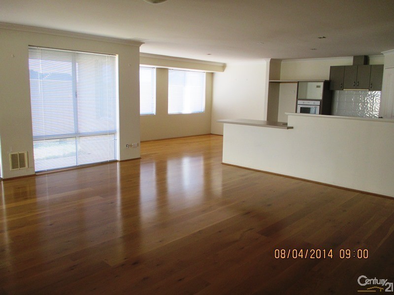 18 Kerkeri Heights, Lakelands WA 6180