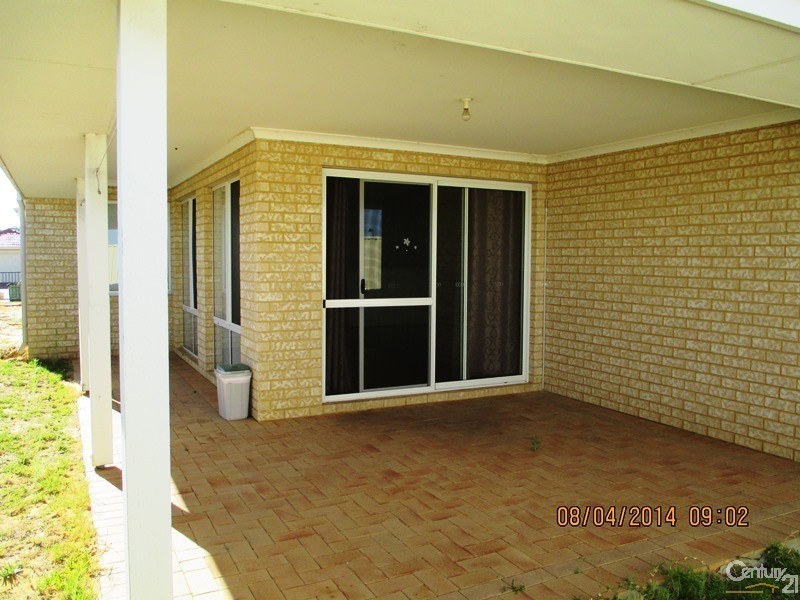 18 Kerkeri Heights, Lakelands WA 6180