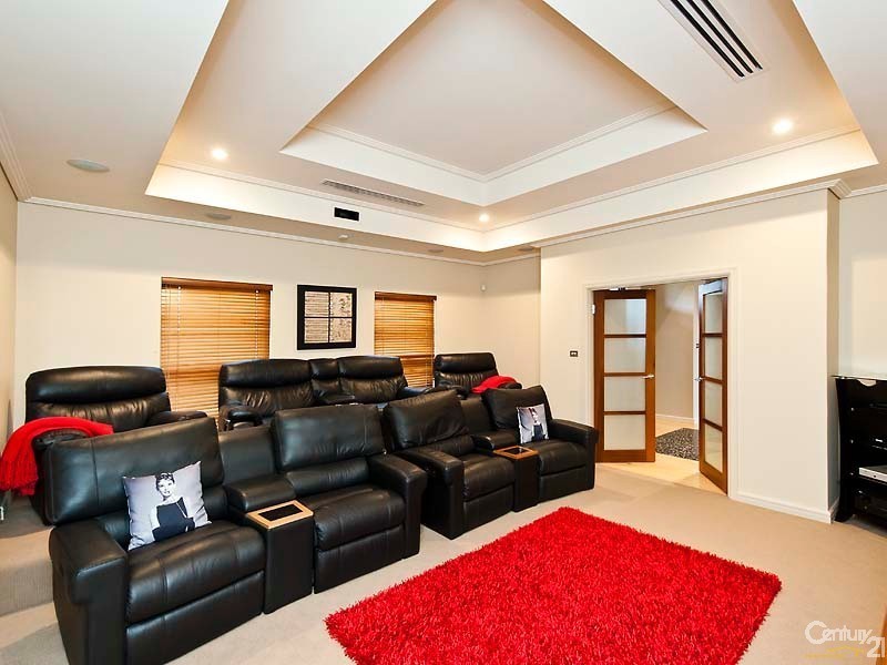 44 Brindabella Crescent, Halls Head WA 6210