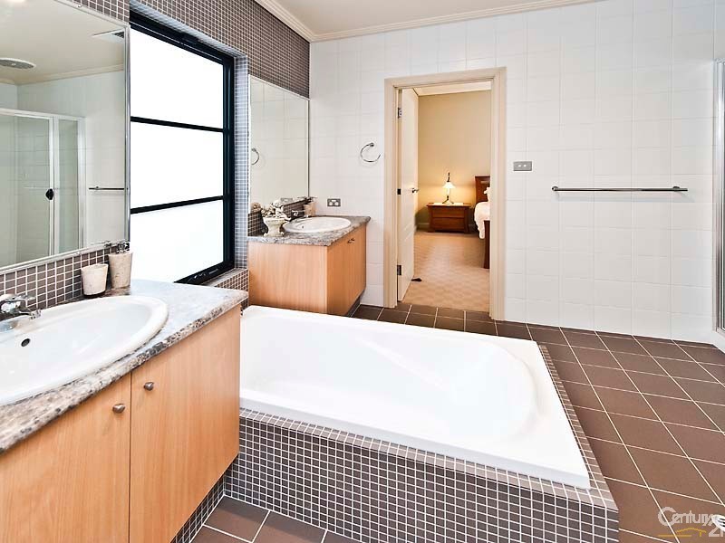 44 Brindabella Crescent, Halls Head WA 6210