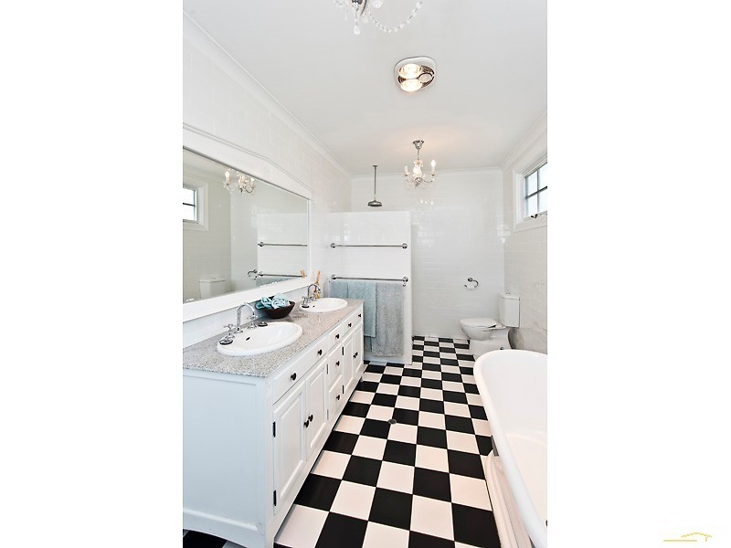 83 Spinaway Parade, Falcon WA 6210