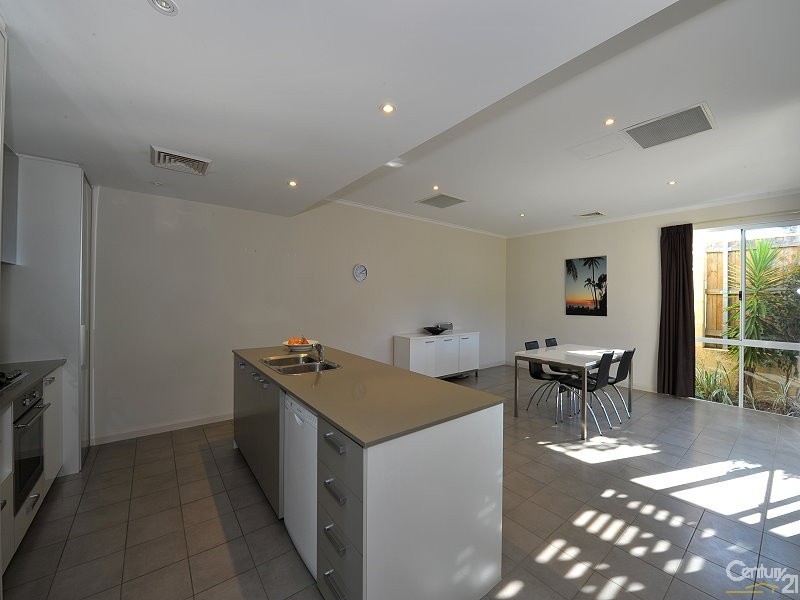 43 Middleton Loop, Meadow Springs WA 6210