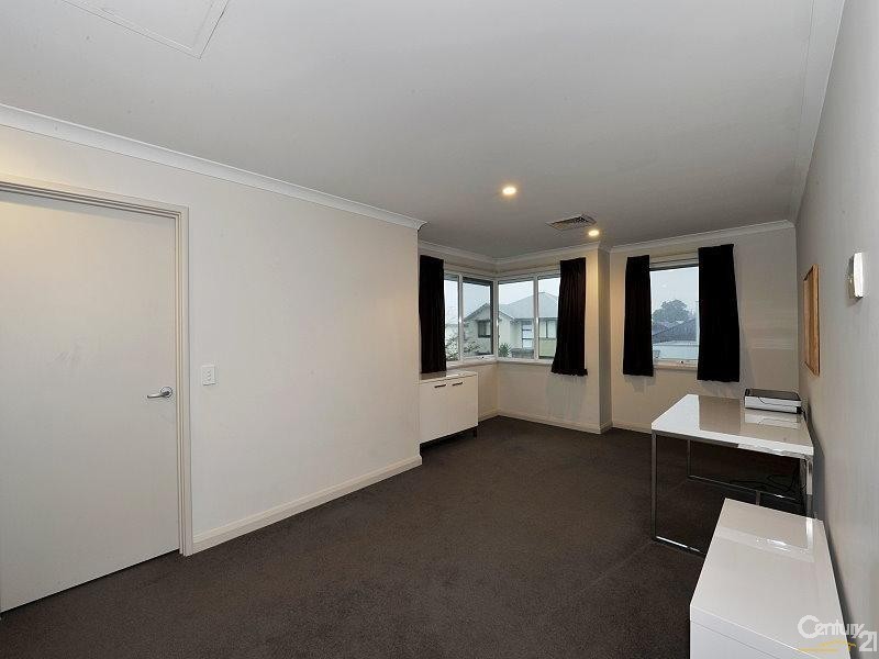 43 Middleton Loop, Meadow Springs WA 6210