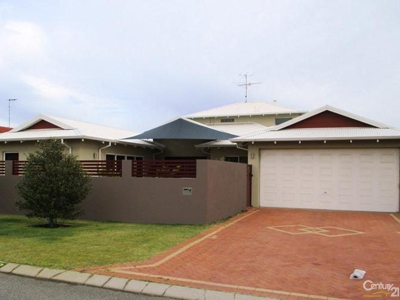 22 Leveque Loop, San Remo WA 6210