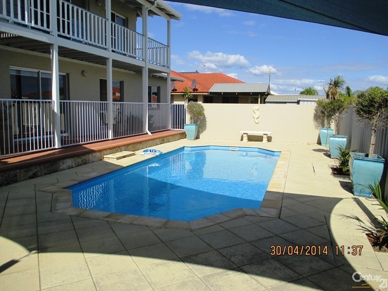 22 Leveque Loop, San Remo WA 6210