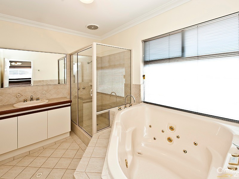 38 Ronsard Drive, San Remo WA 6210