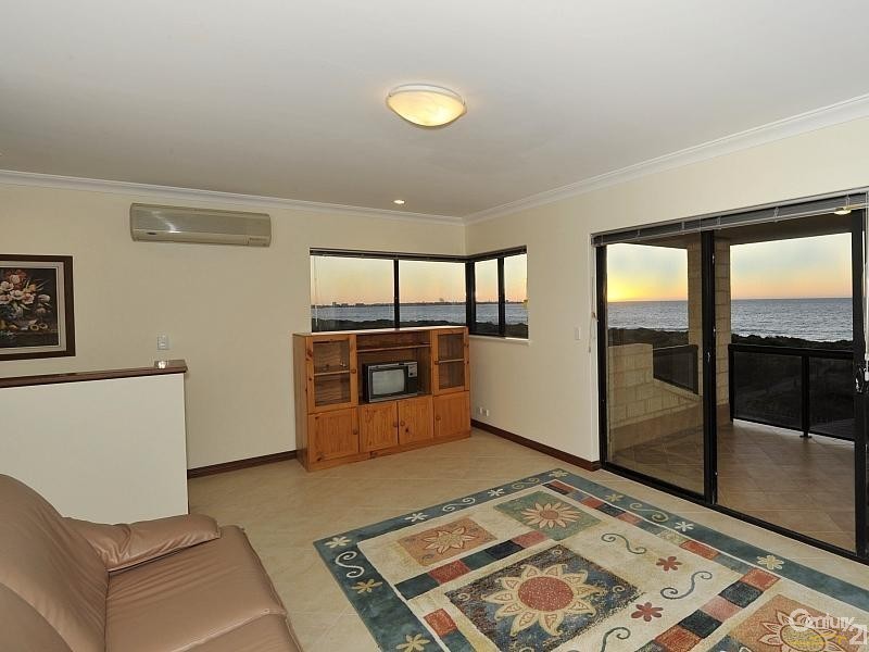 38 Ronsard Drive, San Remo WA 6210