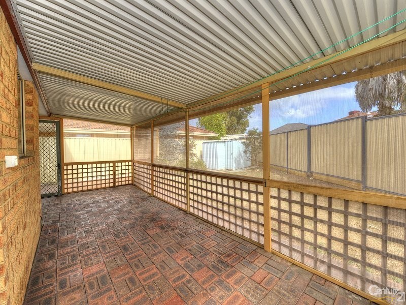 2/15 St Laurent Close, Greenfields WA 6210