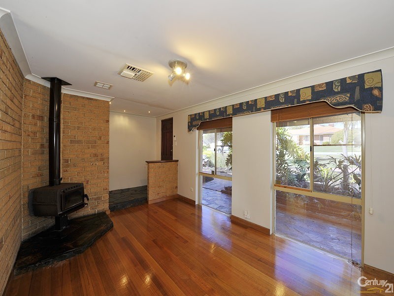 52 Janis Street, Halls Head WA 6210