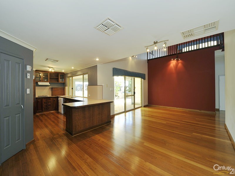 52 Janis Street, Halls Head WA 6210