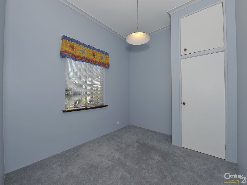 52 Janis Street, Halls Head WA 6210