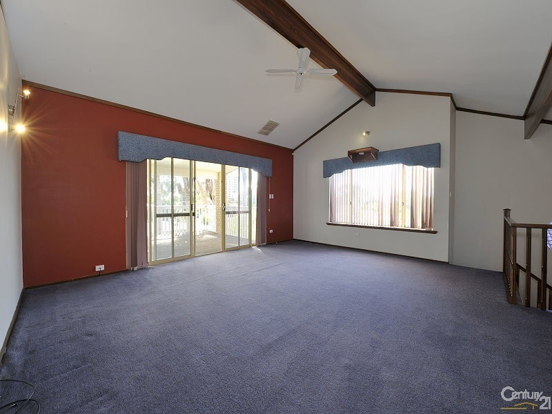 52 Janis Street, Halls Head WA 6210