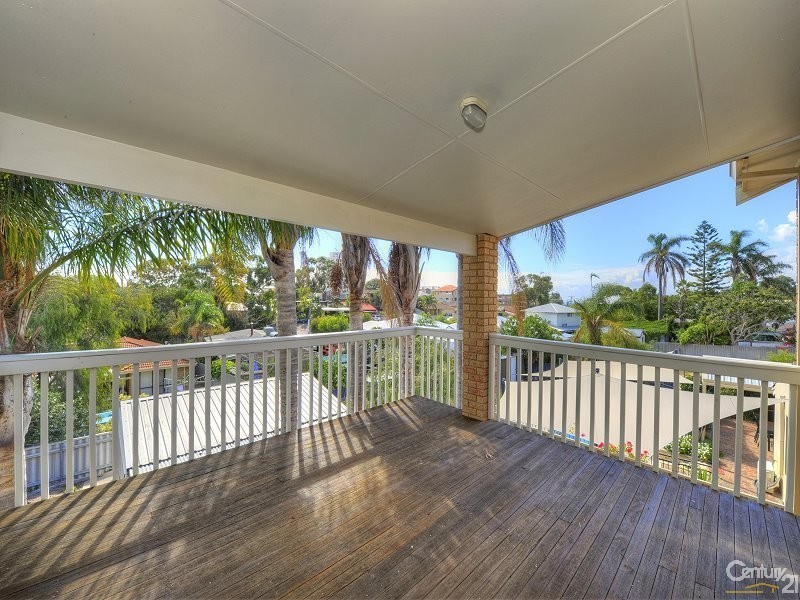 52 Janis Street, Halls Head WA 6210