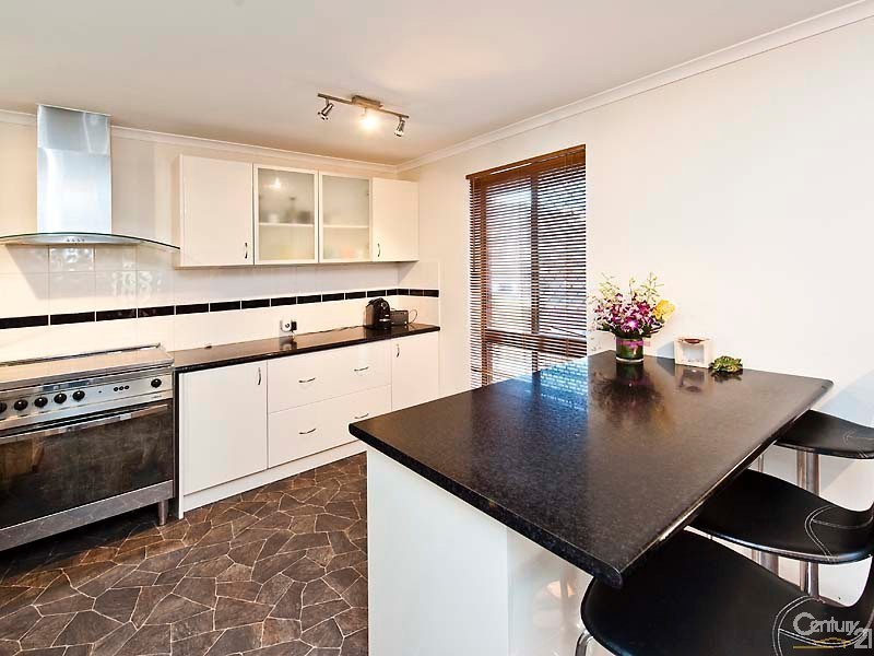 8 Blue Fin Drive, Golden Bay WA 6174