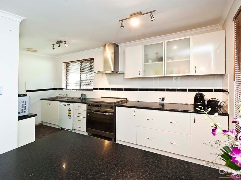 8 Blue Fin Drive, Golden Bay WA 6174