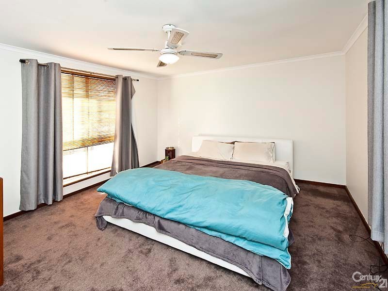 8 Blue Fin Drive, Golden Bay WA 6174