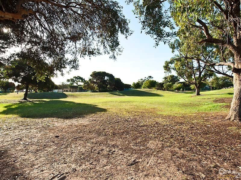 8 Blue Fin Drive, Golden Bay WA 6174