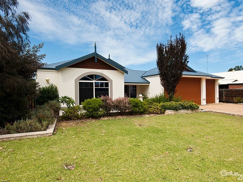 12 Riverina Avenue, Coodanup WA 6210