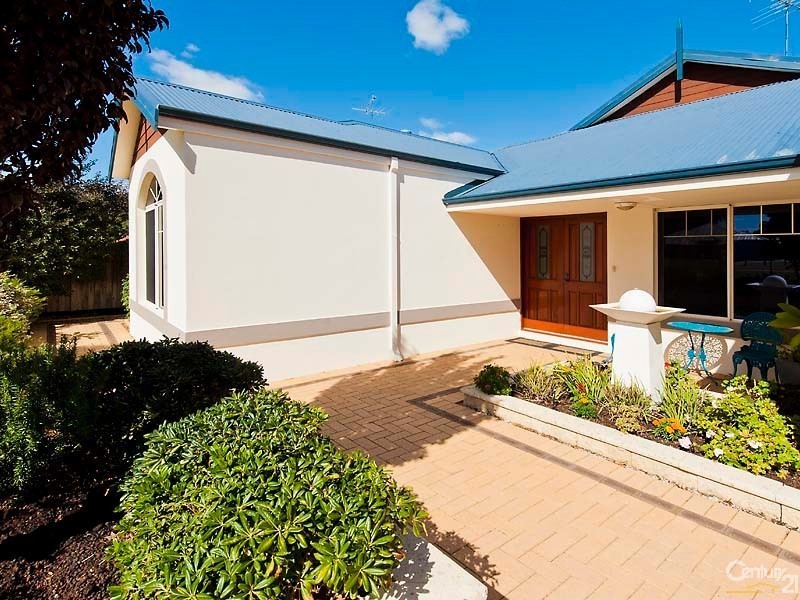 12 Riverina Avenue, Coodanup WA 6210