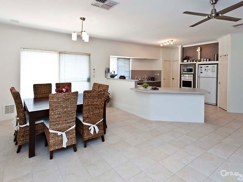 12 Riverina Avenue, Coodanup WA 6210