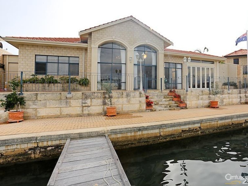 29 Eunamara Retreat, Halls Head WA 6210