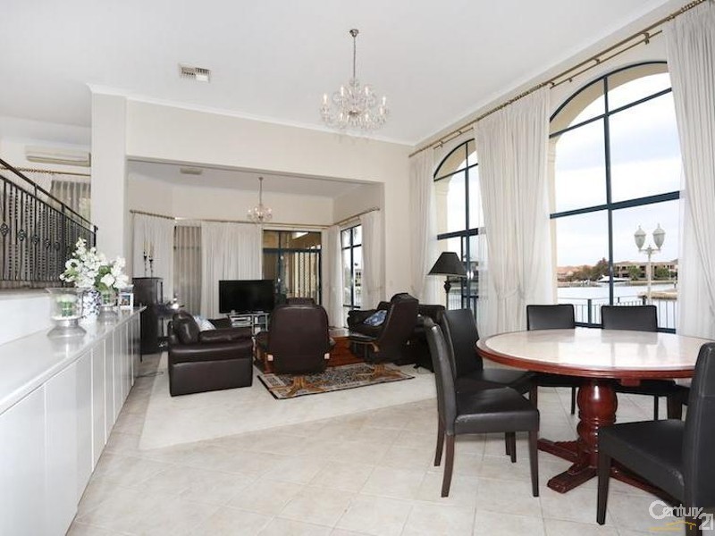 29 Eunamara Retreat, Halls Head WA 6210