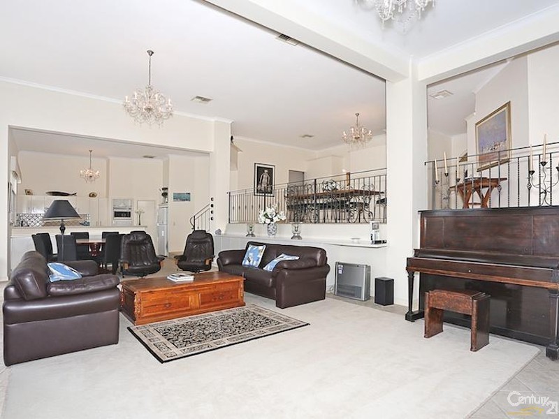 29 Eunamara Retreat, Halls Head WA 6210