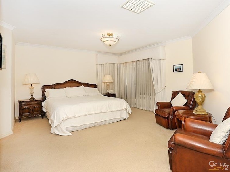 29 Eunamara Retreat, Halls Head WA 6210