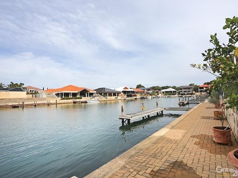 29 Eunamara Retreat, Halls Head WA 6210