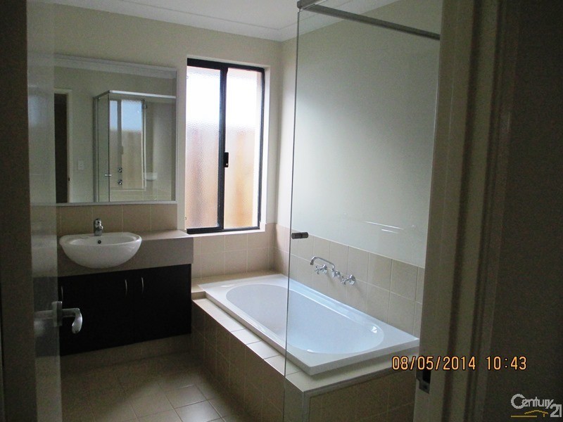 31 Tranquility Way, Halls Head WA 6210