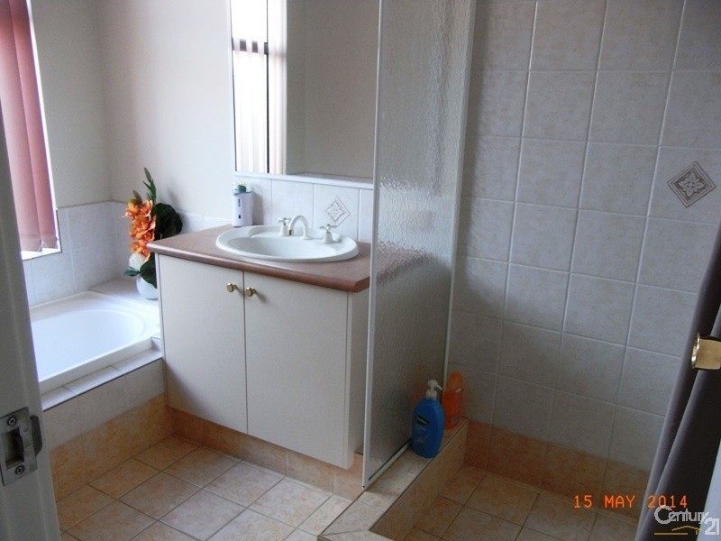 24 Aldenham Heights, Halls Head WA 6210