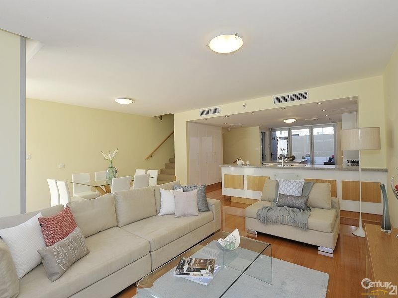 10/4 Torcello Mews, Mandurah WA 6210