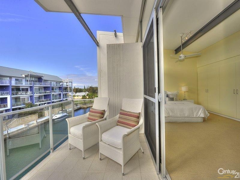 10/4 Torcello Mews, Mandurah WA 6210