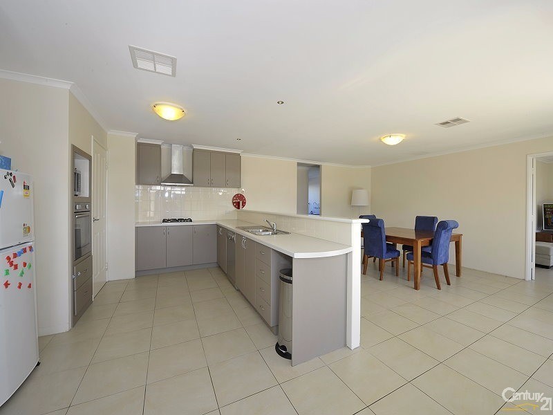 33 Maria Street, Dudley Park WA 6210