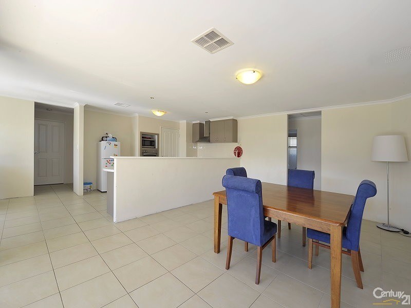 33 Maria Street, Dudley Park WA 6210