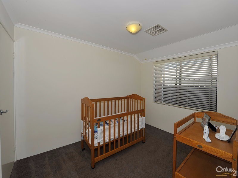 33 Maria Street, Dudley Park WA 6210