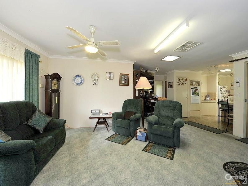 7 Foster Road, Coodanup WA 6210