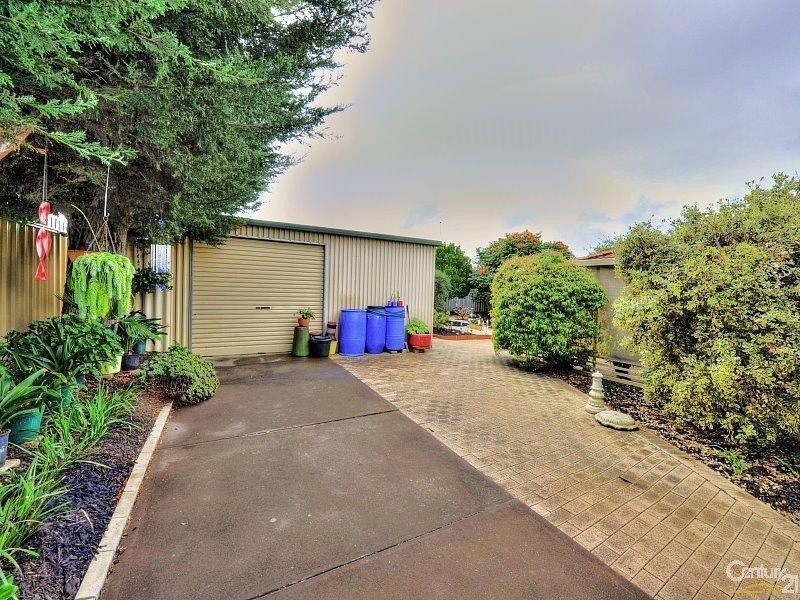 7 Foster Road, Coodanup WA 6210