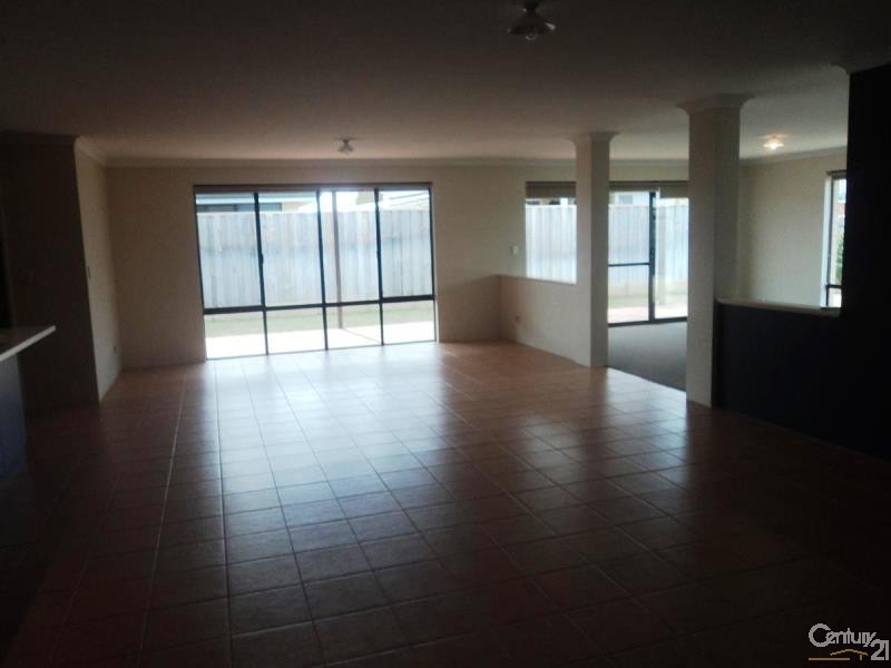 30 Senecio Way, Halls Head WA 6210