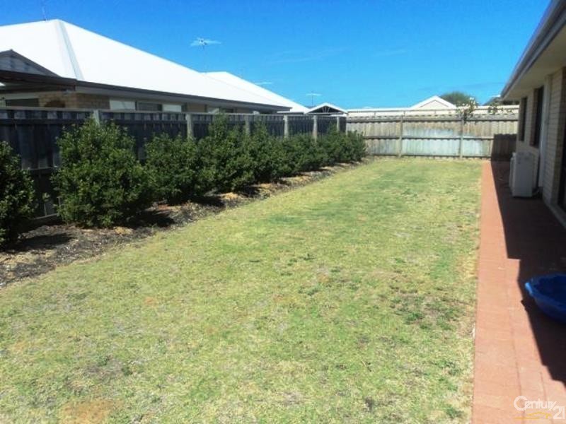 30 Senecio Way, Halls Head WA 6210