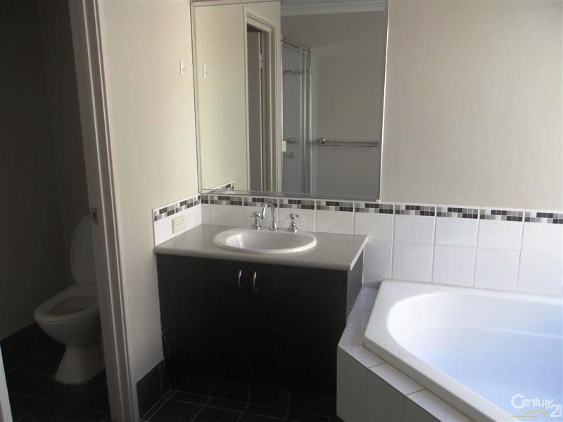 3 Adela Bend, Lakelands WA 6180