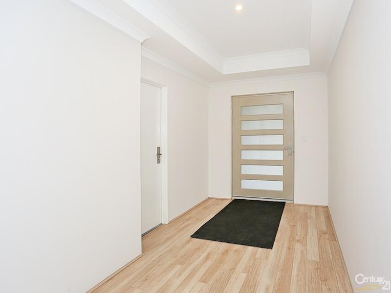 33 Solandri Turn, Halls Head WA 6210