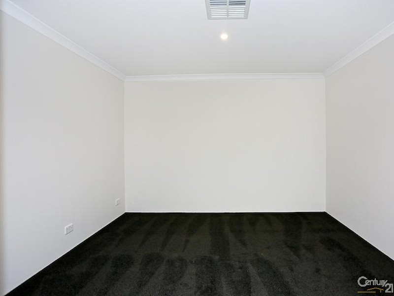 33 Solandri Turn, Halls Head WA 6210