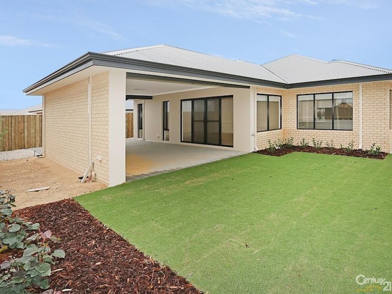 33 Solandri Turn, Halls Head WA 6210