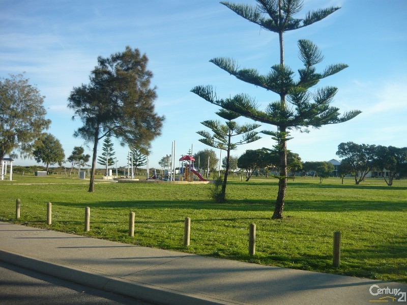 9 Parmelia Way, Madora Bay WA 6210